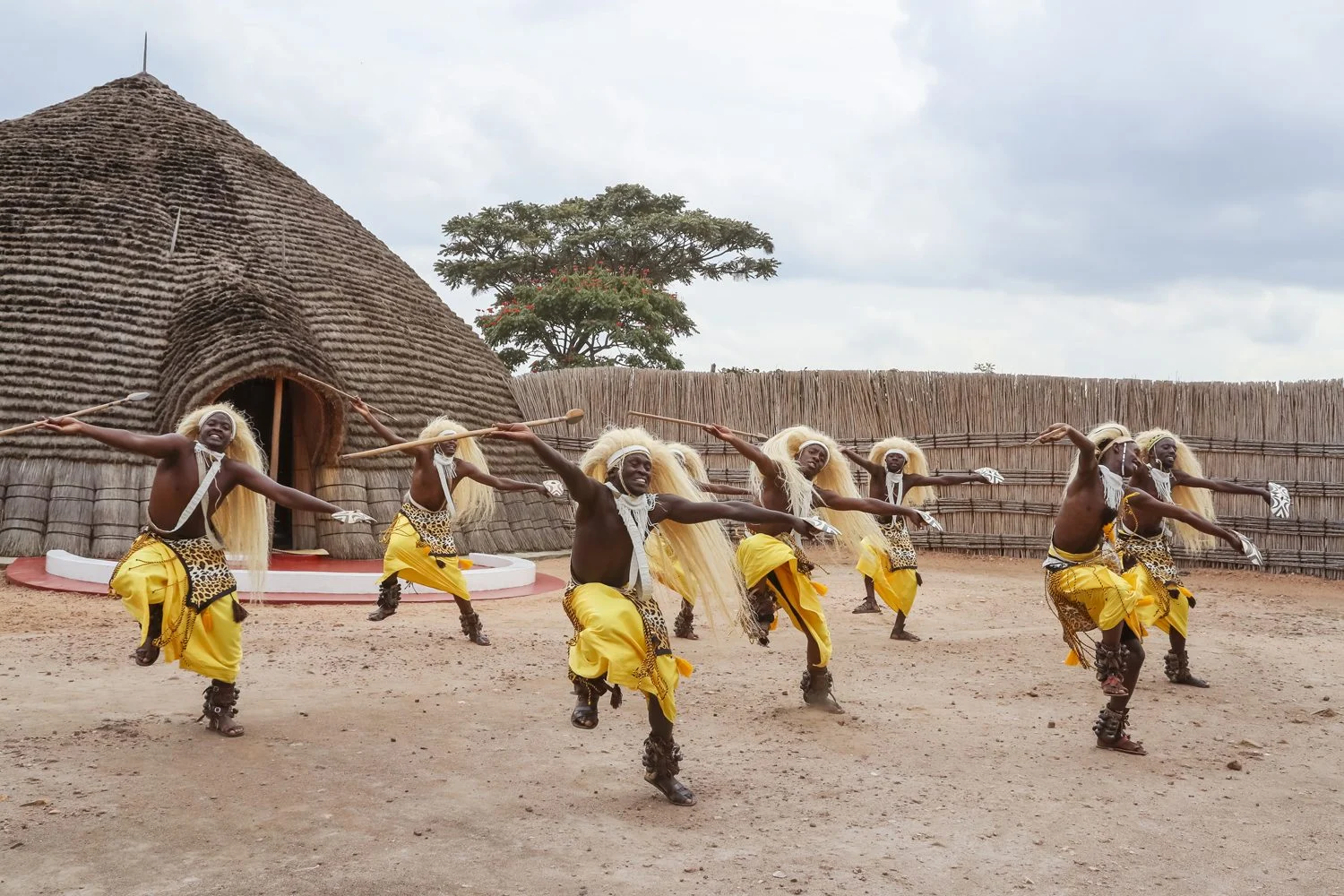 Visit-Rwanda_-Nyanza-Traditional-Dancers-1650x1100