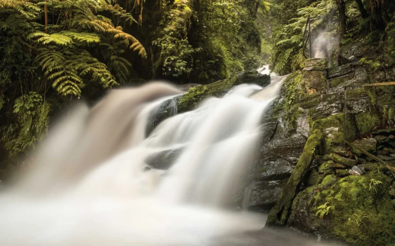 Hiking-Kamiranzovu-waterfalls